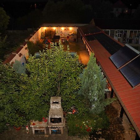 Pensiunea Giovani Târgu Jiu Exteriör bild