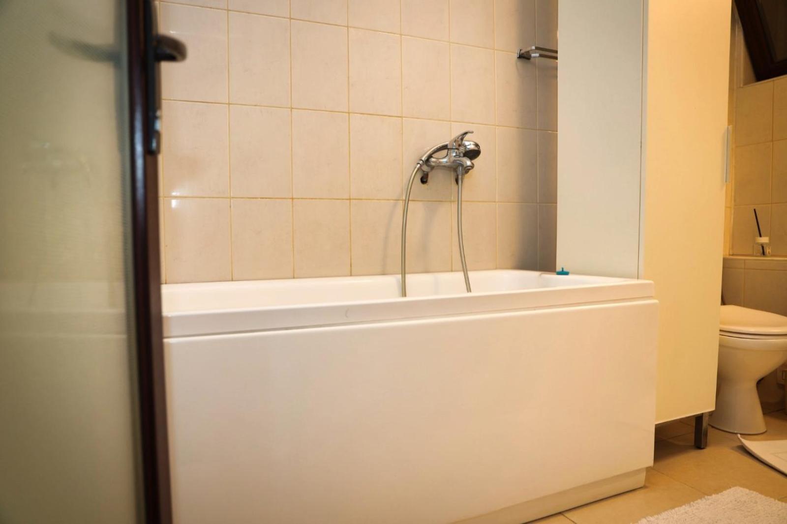 Pensiunea Giovani Târgu Jiu Exteriör bild